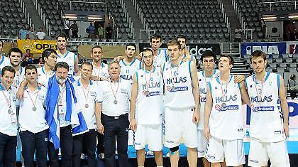 Από νέοι γίνονται πια άνδρες