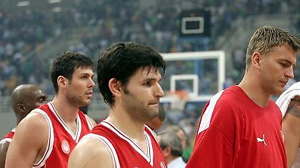 Ο Ζίζιτς πάντρεψε τον Μπάρλο (pics)