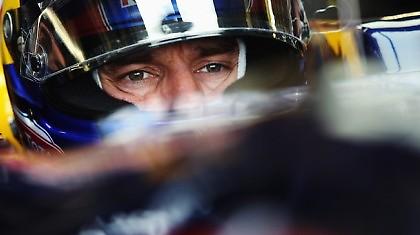 Αμετανόητος κοιτάζει μπροστά