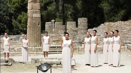 Άναψε η Φλόγα για την παγκόσμια γιορτή