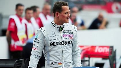 Παίζει με την υπομονή τους