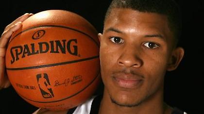 Στη Σκαβολίνι ο Άλμοντ