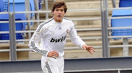 Παίκτης της Μπόλτον ο Αλόνσο