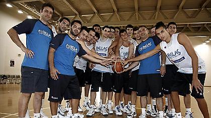 Έμειναν από… βενζίνη οι Έφηβοι