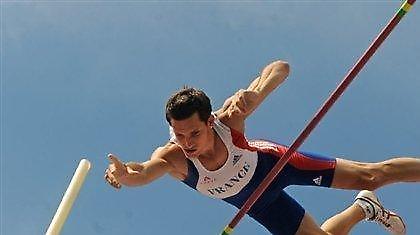 Πρωτιά για Λαβιλενί