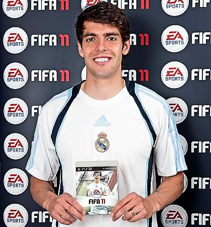 O Kακά κοσμεί το νέο εξώφυλλο του FIFA 11