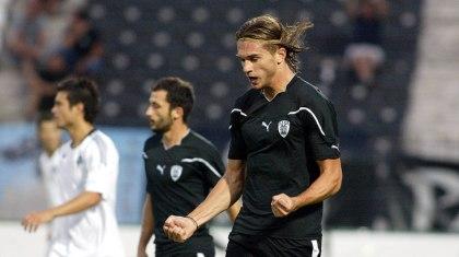 Νίκη με Παπάζογλου και Λίνο!