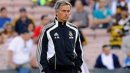 Μουρίνιο: «Απάντησαν αρνητικά για τον Εζίλ»