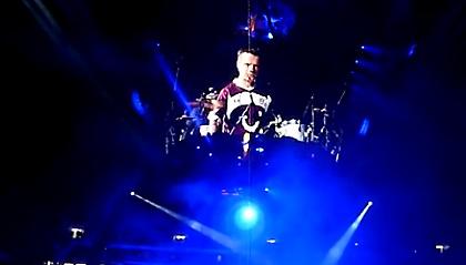 Οι U2 αφιερώνουν στον Ένκε (video)