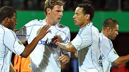 Με άγχος στο τέλος η Σάλκε