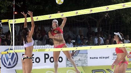 Συνεχίζουν στο τουρνουά Βίκυ και Μαρία