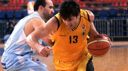 Ανανέωσε με Καλλινικίδη