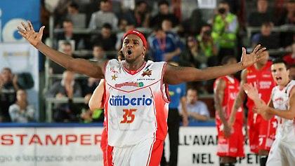 Υπέγραψε ο Σλέι στο Μαρούσι