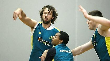 Νίκη με... «Έλληνες» για την Αυστραλία