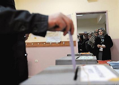 Ψηφίζουν... τελικό οι Τούρκοι