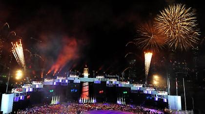 Πέφτει η αυλαία