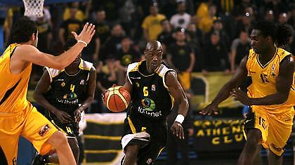 Α1: Έξωση στην ΑΕΚ