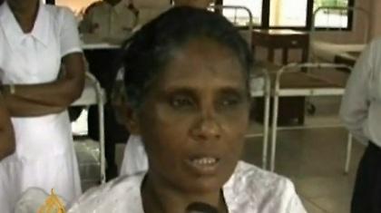 Αφαίρεσαν 19 καρφιά από το σώμα γυναίκας (video)