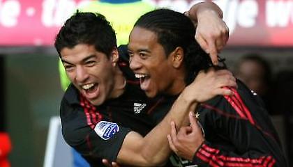 «Περίπατος» Άγιαξ με χατ-τρικ Σουάρες