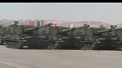 Τανκς δίπλα στο γήπεδο (vid)