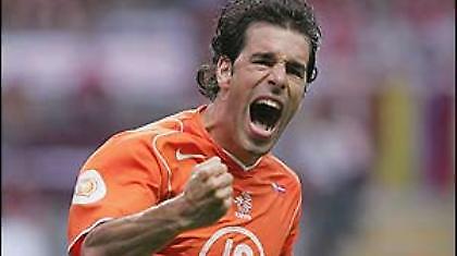 «Ιπτάμενος» και πάλι ο Φαν Νιστελρόι!