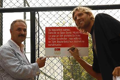 Ο Ντιρκ στην Τουρκία (pics)