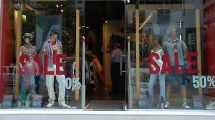 Εκπτώσεις στις τιμές, εκπτώσεις και στις αγορές