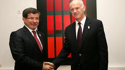 Τελικό Τουρκία-Ελλάδα θέλει ο Νταβούτογλου