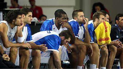 Οι «σωματοφύλακες» της πορτοκαλί μπάλας