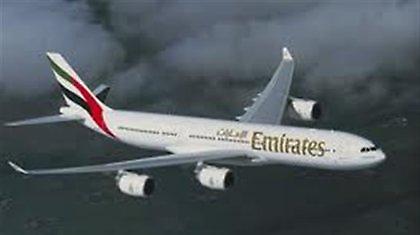 Αεροσκάφος συνετρίβη σε αυτοκινητόδρομο στο Ντουμπάι