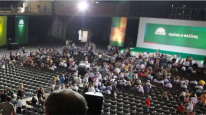 Αναταράξεις στο ΠΑΣΟΚ για τις υποψηφιότητες και το μνημόνιο