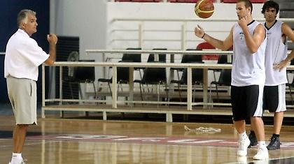 Μαρκόπουλος: «Χρειαζόμαστε δύο παίκτες»