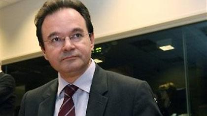 Νίκος εναντίον «τσάρου» για τους φόρους