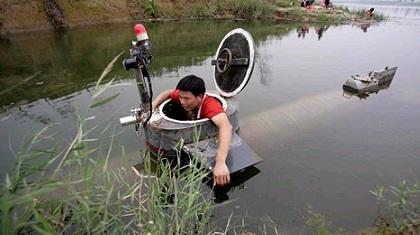 Έφτιαξε υποβρύχιο για πάρτη του!