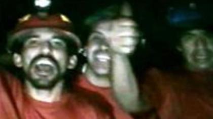 Σε εξέλιξη ο απεγκλωβισμός των 33 μεταλλωρύχων