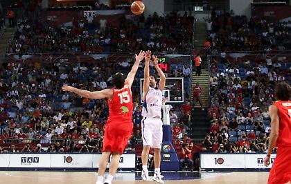 Η εκθρόνιση των Ισπανών και τα «καρύδια» του Μίλος