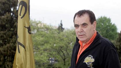 Όλοι στο πλευρό του Αμερικάνου