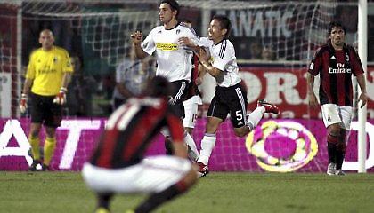 «Παρ’ τον ένα, χτύπα τον άλλον»!