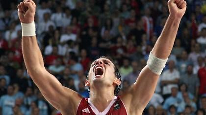 Ετοιμος για… τραγουδιστής ο Τουντσερί! (vid)