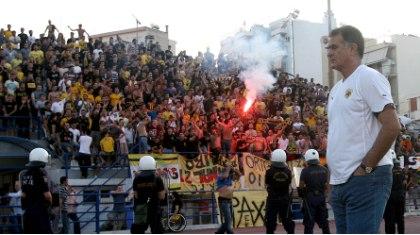 Συνθήματα κατά Μπάγεβιτς!