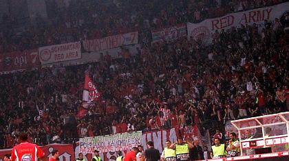 Με κόσμο το ντέρμπι «αιωνίων» στο ΣΕΦ!