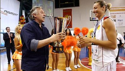 «Κρέμασε» την φανέλα της η Σαρέγκου