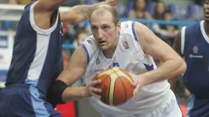 Ανανέωσε ο Όστοιτς