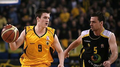 Παπαντωνίου και φιλικό