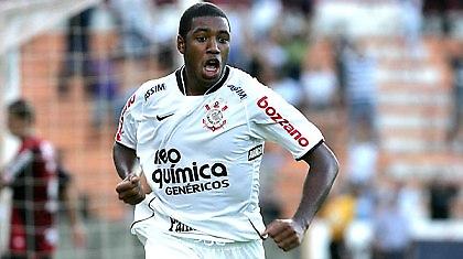 Την «έπιασε»  στην κορυφή, μέσα στο σπίτι της! (vids)