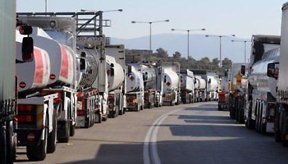 Κόλλησε το χειρόφρενο…