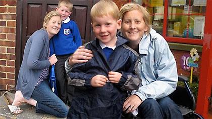 Πάλεψε τον θάνατο για να δει τον γιο της στο σχολείο!