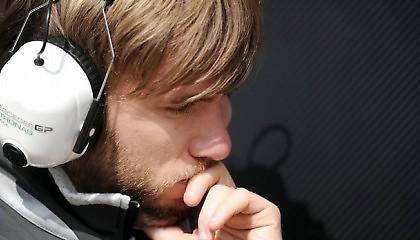 Επέστρεψε, αλλά δεν υπέγραψε