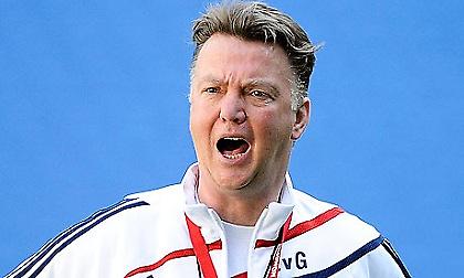 Ανανεώνει ο Φαν Γκάαλ