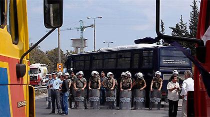 Νέο μπλόκο στο λιμάνι του Πειραιά